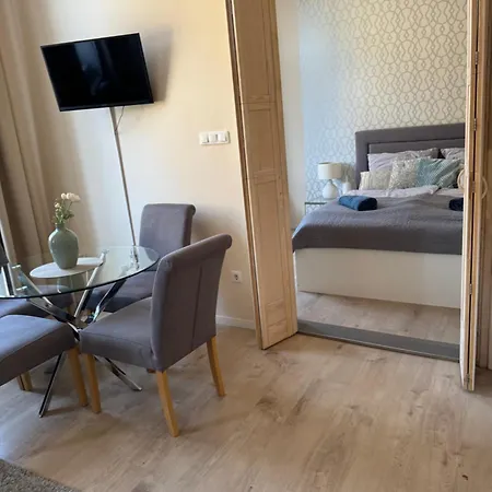 Prestige Center Apartmán *