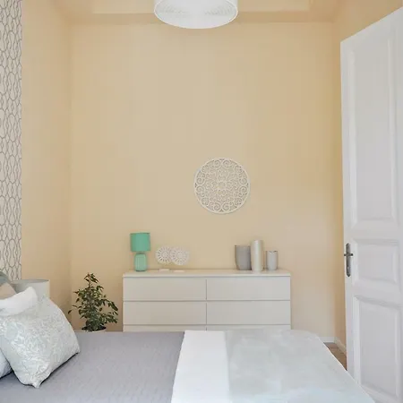 Prestige Center Apartamento Budapest